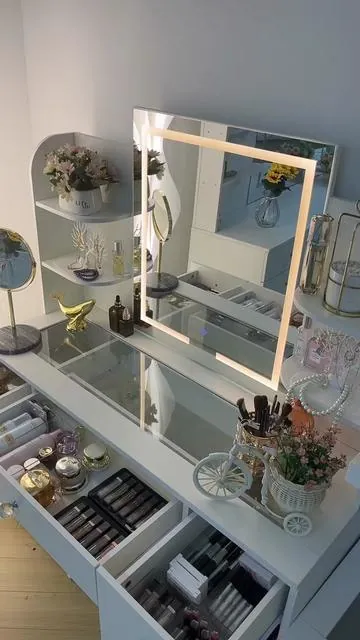 Enjoy my new vanity🥹😜 #vanity #vanitymirror #vanitymakeup #vanitytour #desk 