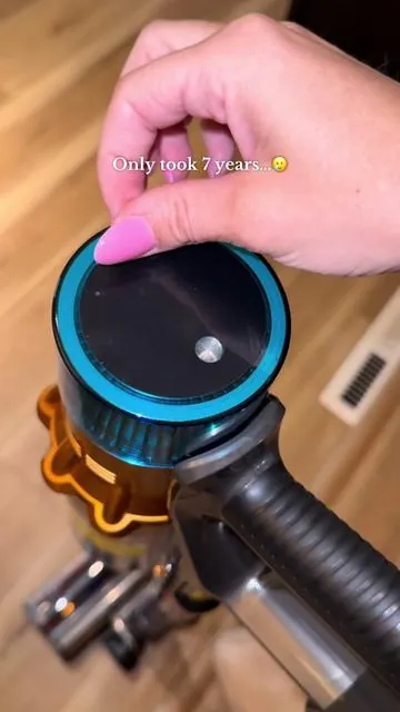 The suction…ITS SO STRONG 😭🤍 #tiktokshopcreatorpicks #TikTokshopbacktoschool #tiktokshoplabordaysale #treasurefinds #spotlightfinds 