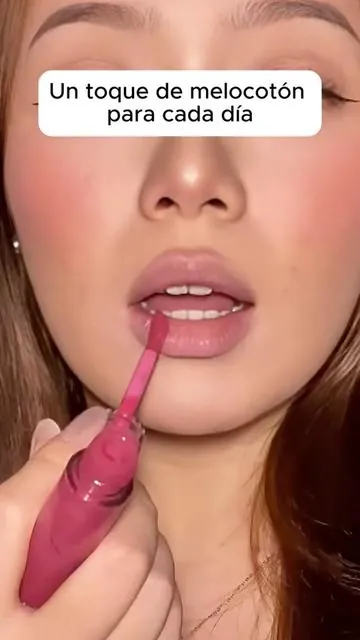 Comas, beses o salgas... ¡ni se borra! #tiktok #BYMOLIA Hipstick #colorchanging