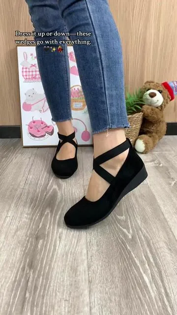 If you’re on your feet a lot, you get how important comfort is. These wedges have extra support, no pinching, no blisters — just happy feet all day long.🥰💯 #OfficeShoes #WedgesForWomen  #FauxSuedeStyle #DayToNightStyle #AllDayComfort #StylishComfort #WorkToWeekend #CuteAndComfy #WomensWedgeShoes #ClosedToeHeels 