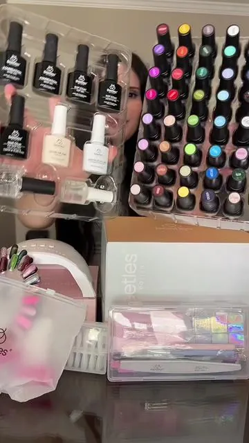 You guys are LOVING this ALL-IN-1 MANI KIT! (This is the Travel Holiday Kit) DIY nails has never been easier thanks to @BeetlesGelPolish ✨💅🏼#nailkit #gelpolishkit #nailart #gelnailsathome #diynailsathome 