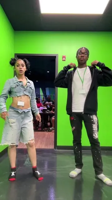 HUT HUT HUT‼️🕺 @itzznyece🌟🖤 @Launch Brooklyn 🦘💚 #creatorsearchinsights #fyp #savagenauli #dancechallenge #viralvideo 