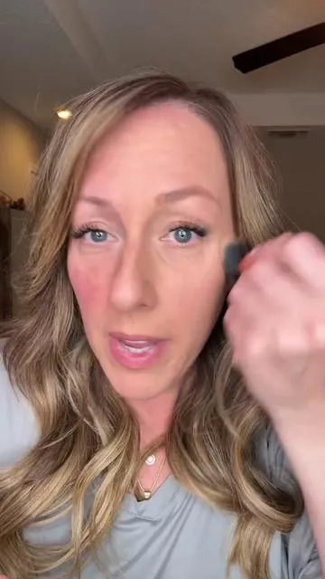 Check out this before and after using Laura Geller’s baked Balance-n-Brighten foundation. @@Laura Geller Beauty##LauraGeller##LauraGellerBeauty##LauraGellerMakeup##Makeup##Foundation