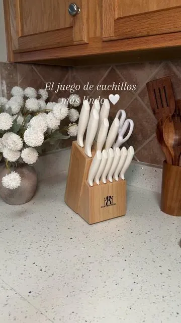Me encantó el color, y su material ni se diga 😍🤍#cuchillos #setdecuchillos #knives #knivesset #KitchenHacks 