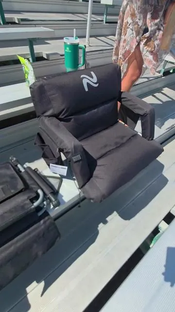 This isn’t your average stadium chair — this thing is Double XL, super padded, and comes with a built-in HEAT feature 🔥. Perfect for long games, cold nights, or anyone who just wants next-level comfort in the stands. Extra room, extra cushion, and warmth at the push of a button. Once you sit in it, you’ll never go back to a regular stadium seat again. #TTSLevelUp #TikTokShopcreatorpicks #StadiumChair #GameDayComfort #HeatedSeat 