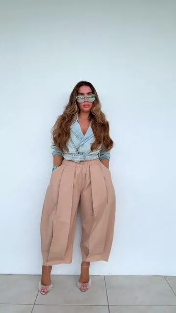 Love a statement capri pant 😍 perfect for fall fashion 