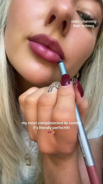 stain shade- charming 👄 lip liner shade- nutmeg 👄✨ you can get them in a bundle #wonderskin #lipcombo #lipliner #lipstain #lipstainviral 