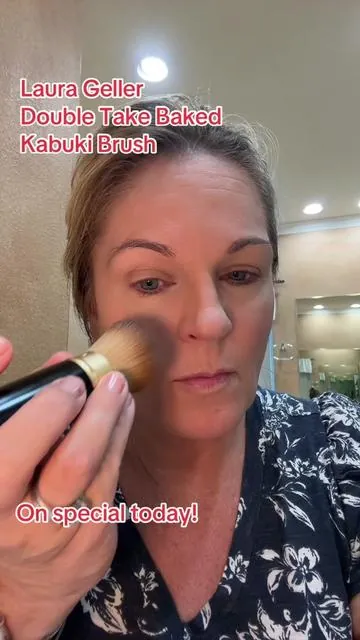 Laura Geller Double Take Baked powder foundation plus a kabuki brush for one low price! Full coverage foundation for mature skin! #laurageller #lauragellerbeauty #matureskinfoundation #foundation 