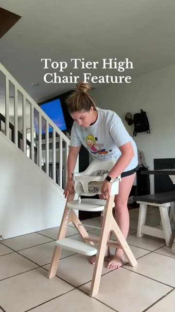 ✨This highchair makes my feeding-therapist and mom heart so happy✨ Because mealtime is already messy enough cleaning the chair shouldn’t be. 🙃 This one had  ✔️ Wipeable straps ✔️ No hidden crevices ✔️ Seat pops right off & goes in the sink Every busy mom needs this. 🍼 👉 Tap “Shop Now” and thank yourself later! #MomLife #BabyFeeding #HighChairHack #babygear #babyregistry 