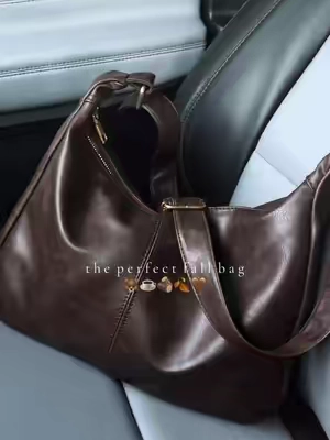 Some appreciation for this purse 👏🏼🤎 #purse #leatherbag #brownpurse #fallaesthetic #fallfashion 