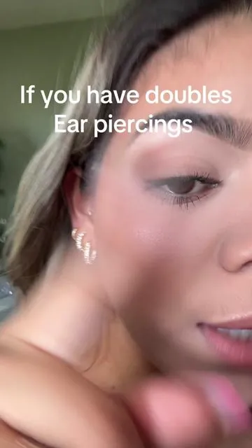Best hoop ear ring stack 💗 #earrings #earringstack #earringsoftheday 
