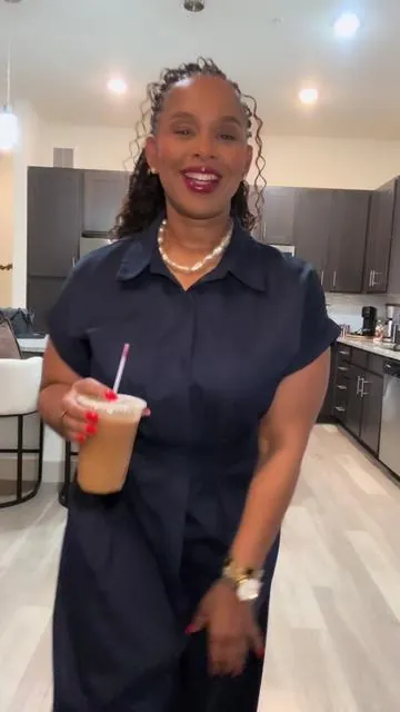 It’s giving corporate baddie!! #corporatelife #tiktokover50 #ootdinspo #fallfashion #styleinspo 