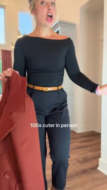 I cannot get over the quality of this coat! Fully lined, including the sleeves, and gives the best hourglass shape! I'm wearing the brown in a size small! @Molitree #wintercoat #winterfashion #peacoat #coat #womensfashion