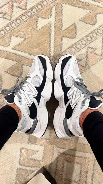 OBSESSED with the new black new balance 9060s!!! #newbalance #newbalance9060 #viralshoes #womensshoes 