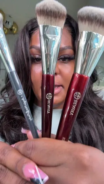 It’s called FLAWLWSS for a reason ‼️ #bkbeauty #makeupbrushes #trio #ttslevelup #ttsbeautybesties 
