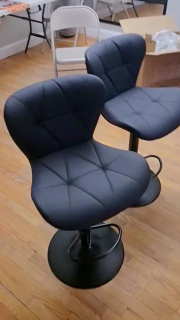 Finally found the perfect stools for our island 😍 They look amazing, feel super sturdy, and fit just right! #tiktokshop #barstool #counterstools #countertopstools #counterheightstool #counterstools #adjustableheight #islandstools #kitchenisland #kitchenislandstools #tiktokshopblackfriday #tiktokshoplabordaysale #tiktokshoplaborday 