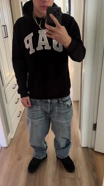 I am in love with this hoodie it’s so perfect#fashion #hoodie #fall 