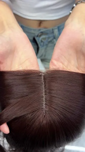 The design style of this brown full-wig looks really nice.#hairstyle #tiktokshop #hair #TikTokShopLaborDaySale #tiktokshopbacktoschool #wig #hairtok 