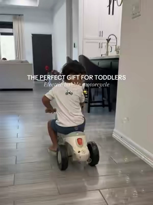 This bubble motorcycle is so much fun!! 🫧🤍 take advantage of the labor day sale!! @COSTWAY #toysforkids #foryoupage #rideoncar #toddlermusthaves #MomsofTikTok 