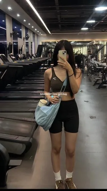 New in allllllllert🩵A gym hobo bag that’s both stylish and functional 😩 Seriously, it’s so cool🥳🥳🥳#bagsmart #bagsmarttravel #gymbag #gymessentials #workout 