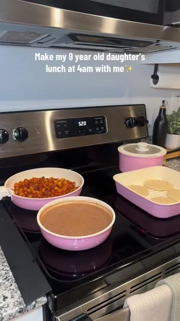 Make my 9 year old daughter’s lunch at 4am with me ✨ #daughter #packedlunch #fypシ゚viral #viral #viralvideo 