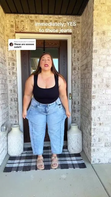 Replying to @jess_starr I cannot believe I found these jeans on TikTok. Such a great price too! #jeans #barreljeans #momjeans #stretchyjeans #ootd 