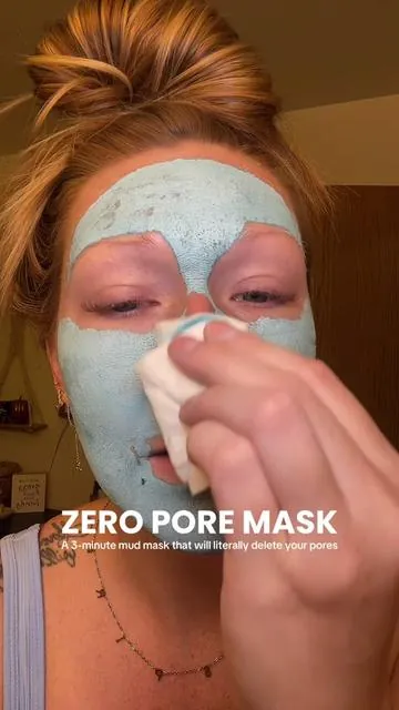The one solution you need for large pores is the mask that literally empties them out & shrinks them right before your eyes 👀✨ #medicube #largepores #blackheadmask #facemask #mudmask 