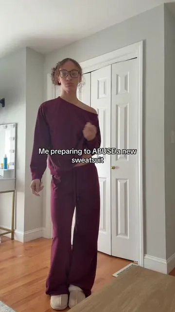 Catch me in dis for the next 5-7 business days #sweatset #sweatsuit #outfitinspo #loungewear #matchingset 
