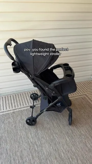 Such a smooth ride too and you can’t beat the price #mompush #mompushstroller #travelstroller #lithev2 #stroller 