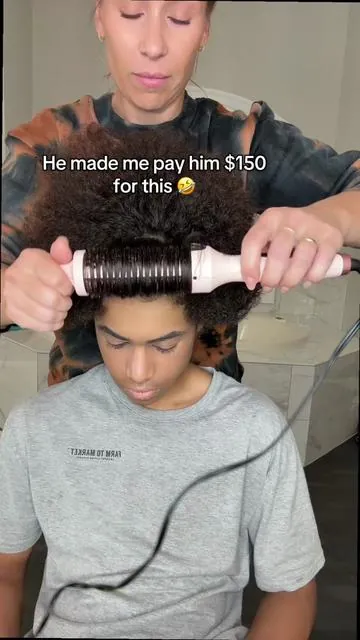 Works like a charm! #wavytalk #wavytalkhair #wavytalkthermalbrush #thermalbrush #blowoututorial 