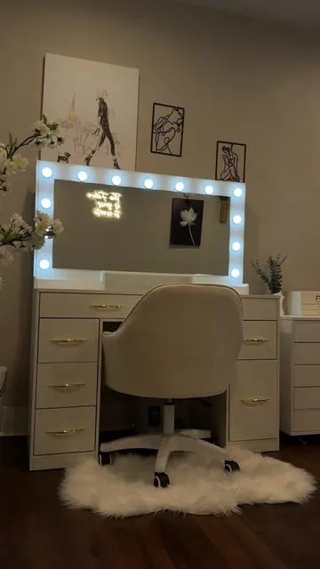 40% off right now!! The price for this vanity is a STEAL!! So stunning🤩✨ #vanity #mirrorwithlights #vanitymirror #roomdecor #fypviral  