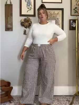 I wish I could wear these every day of my life. They are so comfortable. So high quality and sooooo freaking cute.  I’m 5’4 wearing the xxl #cottonclothing #midsizefashion #plussizefashion #falloutfits #comfybutcute 