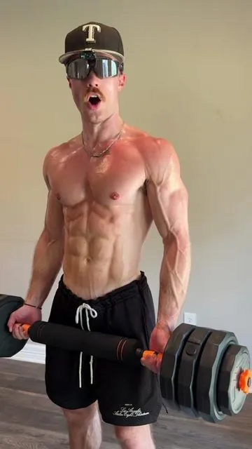 Full body home workouts made easy 🙌 #homeworkout #workout #weightlifting 