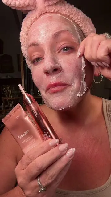 Medicube NAILED IT AGAIN! Milky hydration for perfect glowy glass skin in just 20 minutes! #medicube #milkskincare #antiagingskincare #glassskin #TikTokShopCreatorPicks @medicube global 