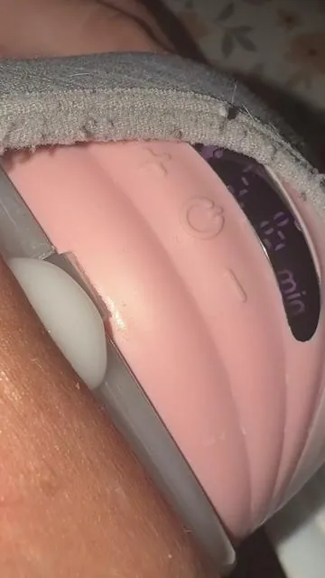 Haven’t used my MomMed S21 pumps in soooo long and forgot how amazing they are 🩷🥹 #exclusivelypumping #exclusivepumper #pumpingmom #pumpandpour #momlife 