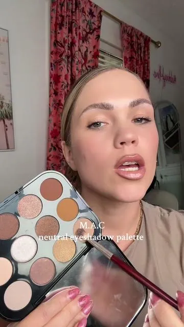 The most perfect all purpose palette for everyone @maccosmetics #maccosmetics #mac #maceyeshadow #neutraleyeshadow 