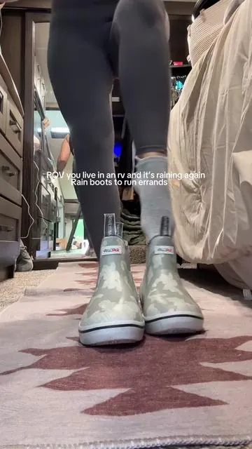 Rain boots that are actually cute 👏🏼 #deckboots #ankleboots #camoboots #tiktokshopcreatorpicks #womensboots 