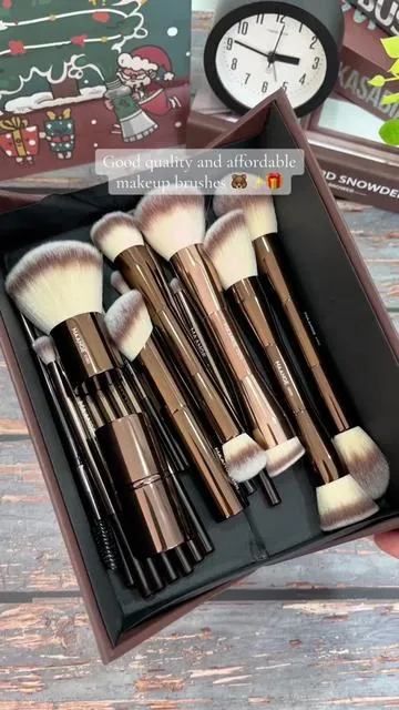 13 brushes. 1 full face. Every step covered ~ base, blush, eyes, contour, brows, all of it. This set looks amazing, works so well, and is super affordable 💸 Perfect for beginners or pros 🪞🤎✨ #makeup#makeupbrushes#makeupbrush#contour#blush#lipliner#beauty#girlygirl#girlythings#girls#itgirl#imjustagirl#cleangirl#pinterest#maange#aestheticthatgirl#tiktokshopmademebuyit#tiktokmademebuyit#chocolate#chocolatebrown#brownaesthetic#fyp#ugc#ugccreator#ugccontentcreator