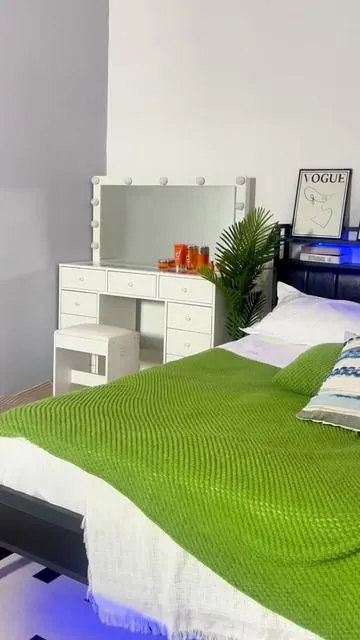 Looking for a soft bed frame? Take a look at this one. It's cheap and practical, and it's a common choice for American families!#bed #cama #bedframe #base #twinbedframe #queenbedframe #fullbedframe #CollaredEagle 