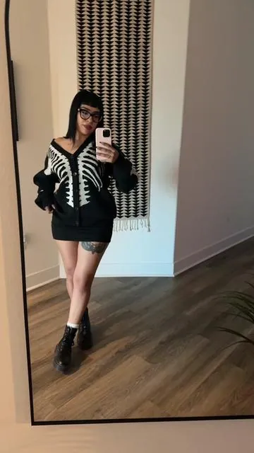This might be my new favorite outfit (can’t wear it yet it’s still 100 degrees outside 