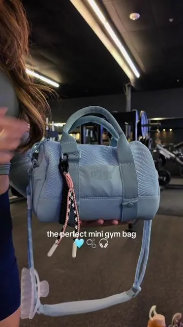 so cute 💙 @BAGSMART #bagsmart #tiktokshoprestock #minigymbag 