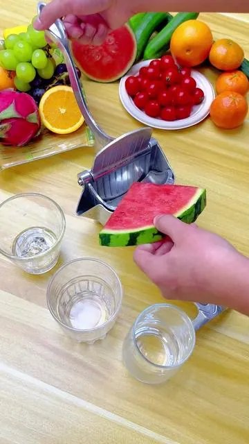 Don't like eating fruit, but like drinking fresh juice😎#fruit#Juicer#juice#recommendedproducts#freshlysqueezed #silentjuicer  