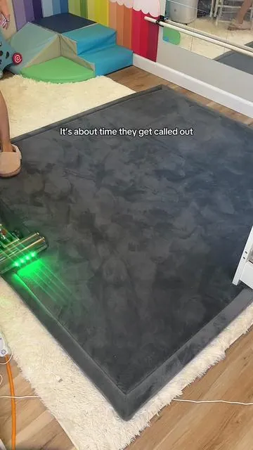 I mean.. what’re we doing #vacuum #clean #CleanTok #tiktokshopcreatorpicks #tiktokshoprestock 