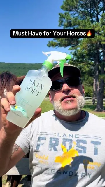 Best fly repellent hack I’ve ever used on my horses!. #skinsosoft, #flies,#equinelife, #horsesoftiktok, #horses @Avon Insider 
