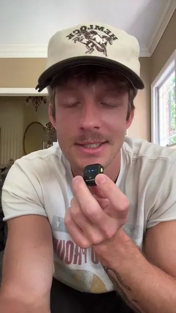 Wireless microphones 