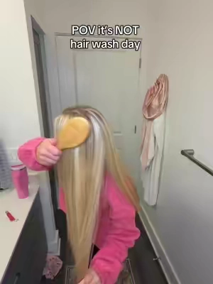 This shower cap is a savior #showerroutine #showercap #showertok #haircare 