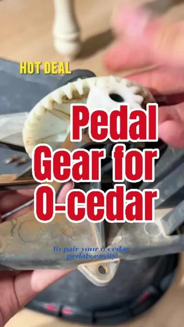 This gear just gave my O-cedar a second life!😳😧 #TikTokShopLaborDaySale #FallFreshness #fyp #clean #cleaning #ocedar #mophead #CleanTok #gear #bucket #ocedarbucket  
