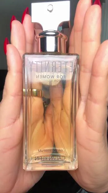 #womenperfume #perfumesparamujer #eaudeparfum #longlastingperfume 