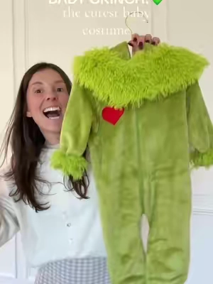 Planning for the cutest Christmas card with this outfit!!!🎄🎅🏼    #babycostume #grinch #christmas #halloween #babyoutfit 