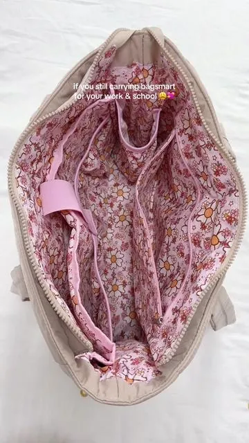 then you need this tote 🥰 with cute compartment and water bottle pockets to organized everything you carry💓🌸 #totebag #bagsmart #schoolbag #collegebag #workbag 
